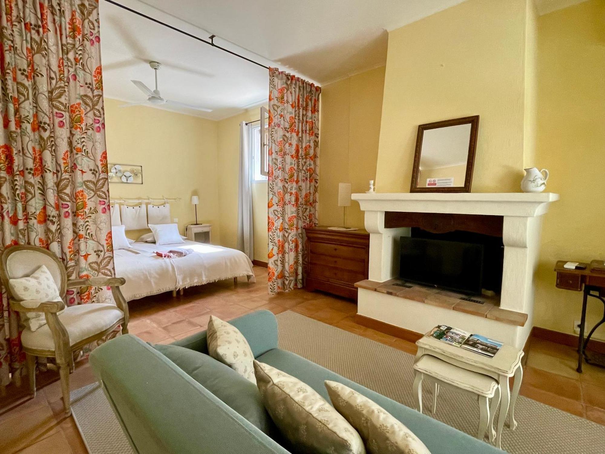 Villa Velleron Eksteriør bilde